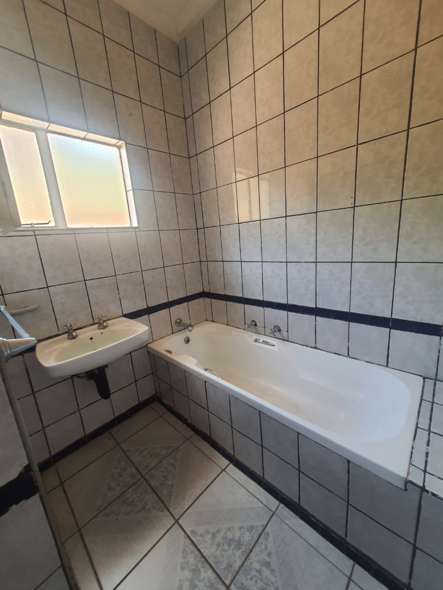 To Let 2 Bedroom Property for Rent in Zandfontein A H North West